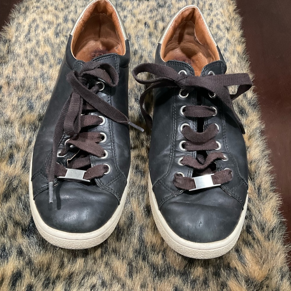 UGG MILO LEATHER SNEAKERS